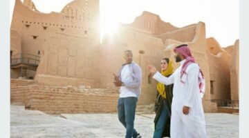 «وزارة السياحة» تكشف مميزات بطاقة المرشد السياحي وكيفية الاستفادة منها