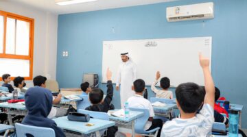 وزارة التعليم السعودي تُحدد موعد نزول مكافأة الطلاب ١٤٤٥