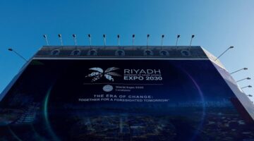 ولي العهد يهنئ خادم الحرمين لفوز السعودية في استضافة معرض إكسبو 2030 الرياض