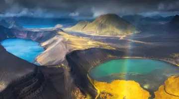 ثوران بركان ايسلندا وحمم بركانية ضخمة تبتلع المنازل في بلدة صيد