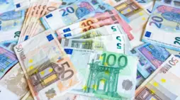 مقالة  : يقترب على 34 جنيه .. سعر اليورو اليوم السبت 13 يناير 2024 في البنوك شراء وبيع