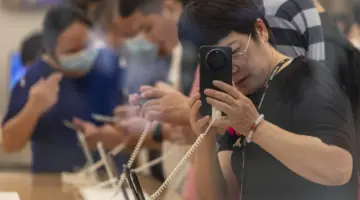 منتجات أبل تتصدر سوق شحنات الهواتف الذكية بالصين للمرة الأولى