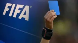 مقالة  : فيفا يحسم الجدل حول تطبيق البطاقة الزرقاء داخل الملاعب أثناء المباريات