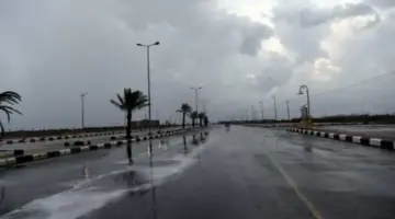 “الدفاع المدني السعودي”… يؤكد على ضرورة البقاء في أماكن آمنة بسبب حالة الطقس السيئة في المملكة