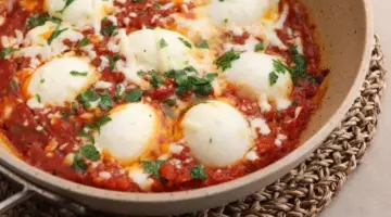 “وجبة للسحور سهلة وسريعة” طريقة عمل البيض المسلوق بالطماطم في المنزل 