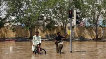 فيضانات الإمارات اليوم تهز المظهر المثالي لمدينة السحر والجمال دبي بسبب عاصفة