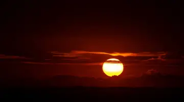 فلكية جدة تعلق على ظاهرة شمس منتصف الليل الطبيعية بالدول الاسكندنافية